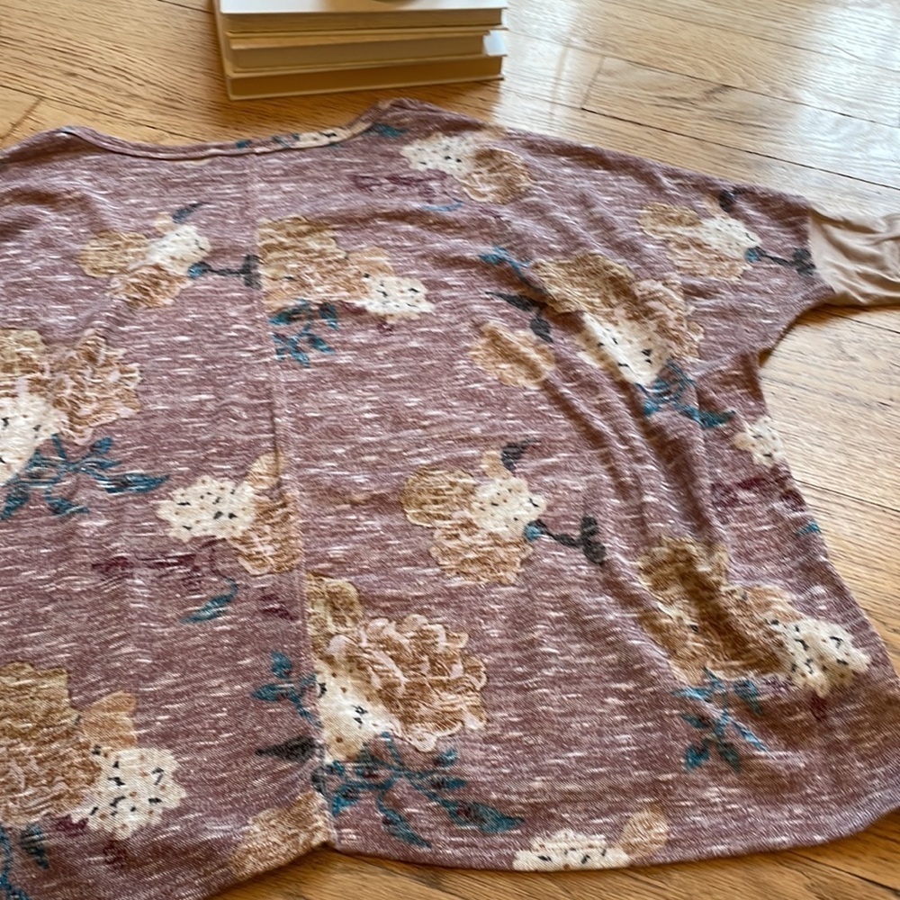 Andree by unit floral dolman top - Picture 9 of 9